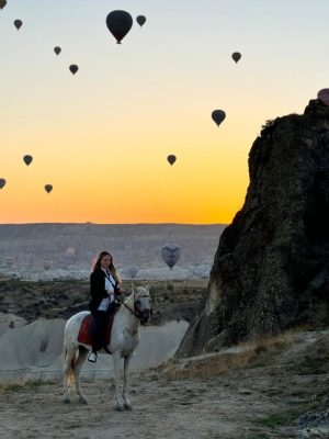 1 HORSE TOUR (Sunrise)